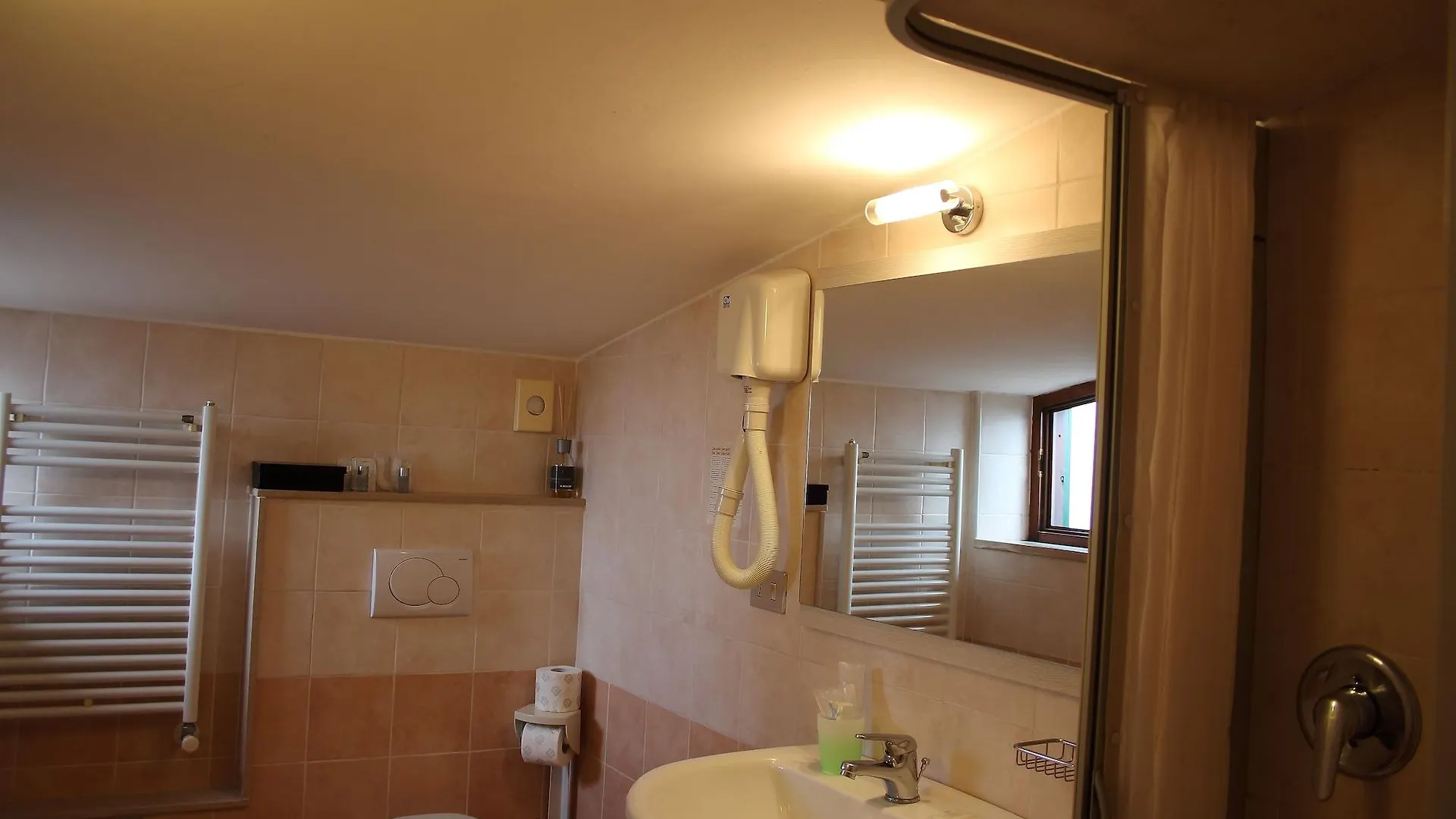 Primavera Mini Hotel Perugia 3*,