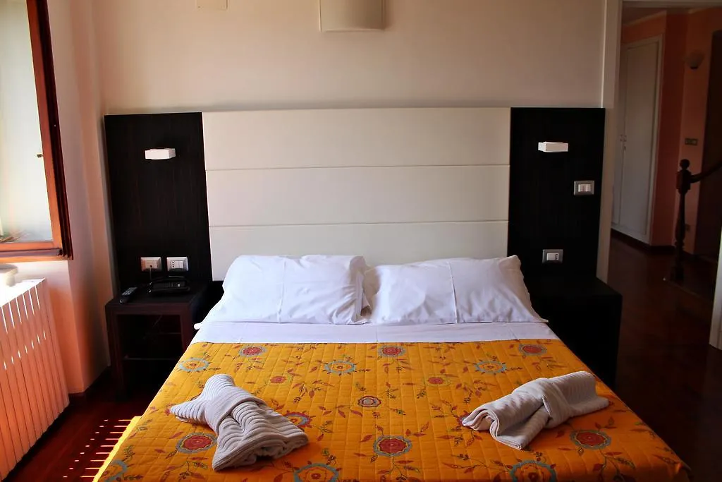 Primavera Mini Hotel Perugia 3*,